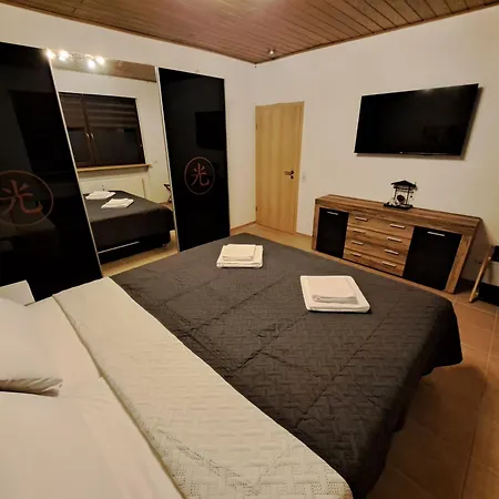 Sonnen 1 - Erdgeschoss-Wohnung Mit Arbeitszimmer Und Parkplatz Bexbach Экстерьер фото