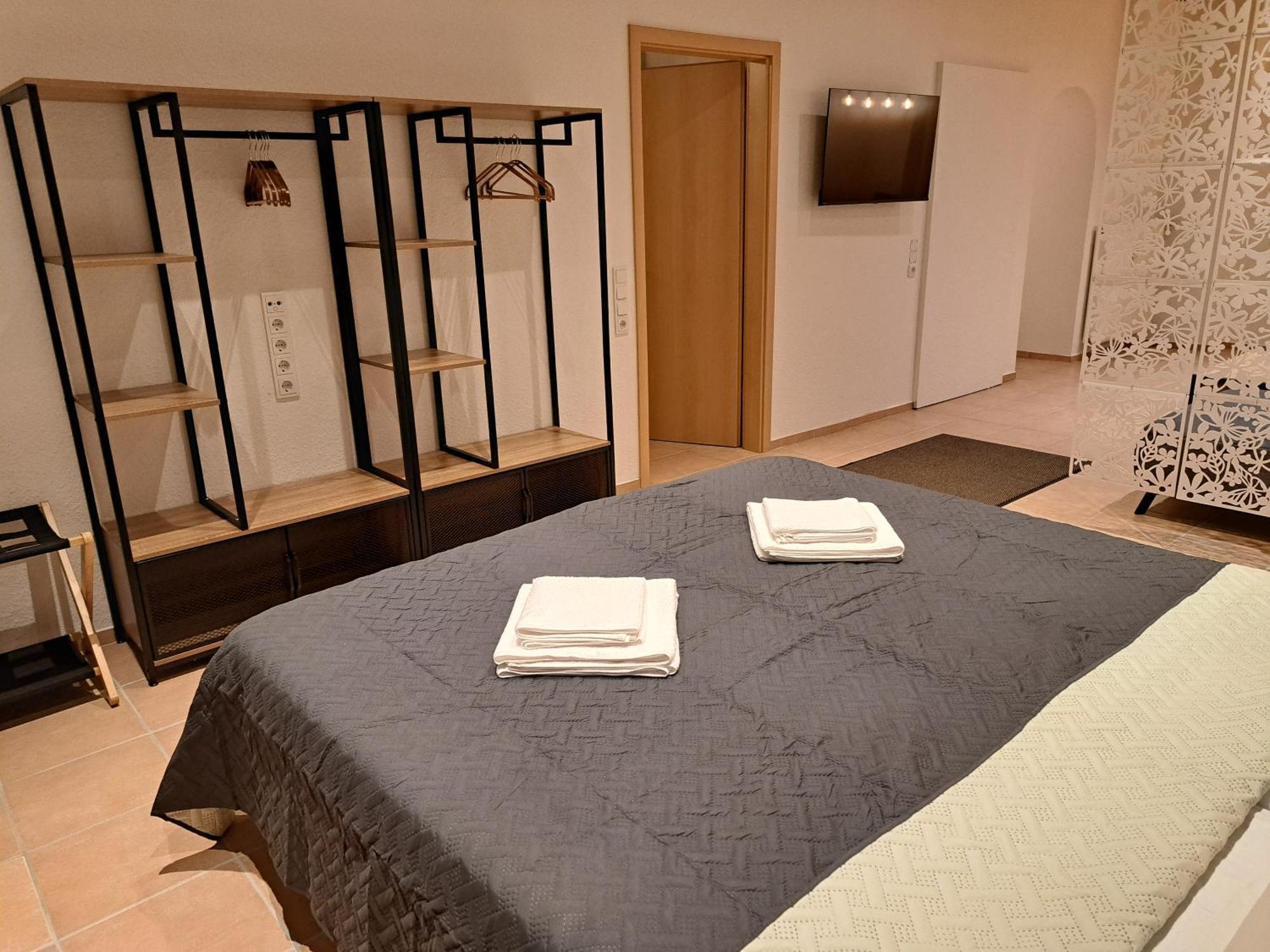 Sonnen 1 - Erdgeschoss-wohnung Mit Arbeitszimmer Und Parkplatz Apartment